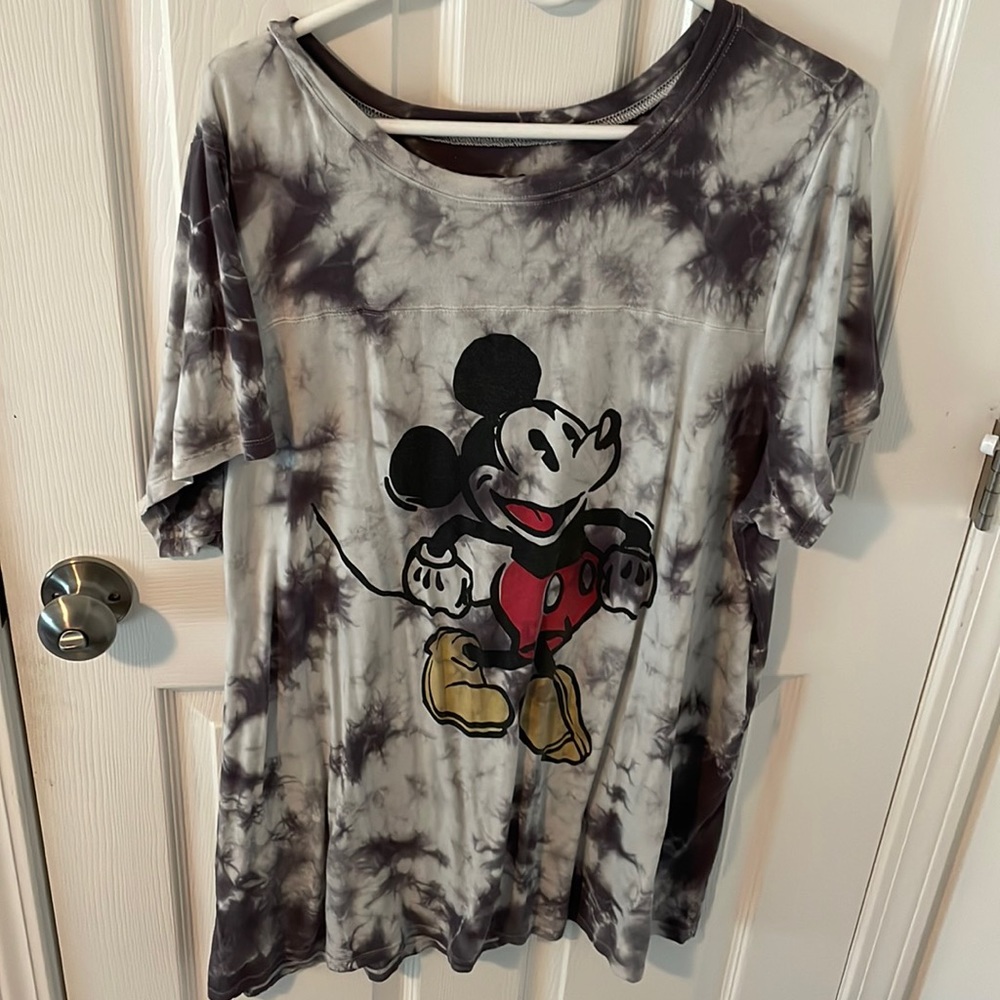 Torrid Mickey tie dye shirt size 4